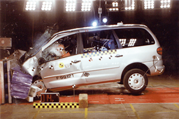 Краш тест VW Sharan (1999)